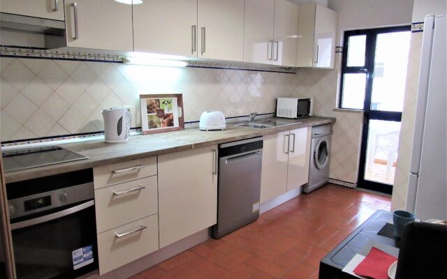 Albufeira 2 Rooms Central Large Apart, Pool, Wifi