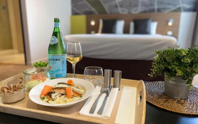 Brit Hotel Toulouse Colomiers - L'Esplanade