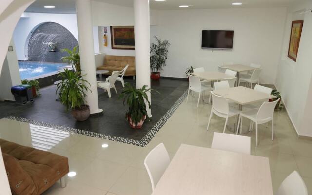 Fly Hotel