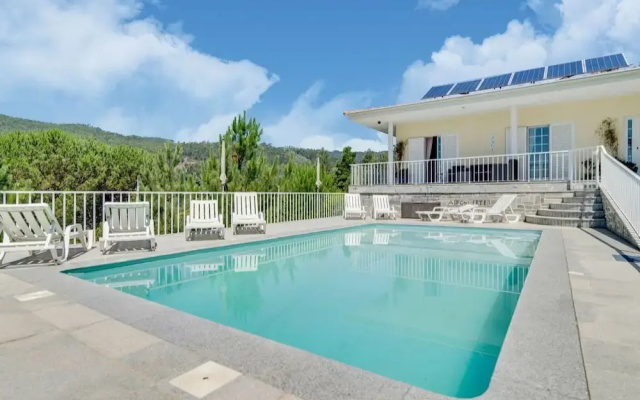 Upscale Villa With Swimming Pool and Terrace