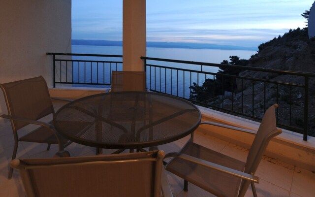 Breathtaking Beachfront Apartment in Marušići