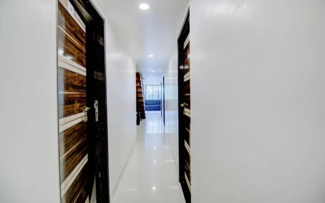 Hotel Blue Light by OYO Rooms