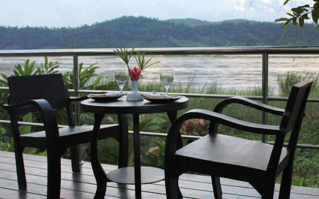 Mekong Riverside Resort Camping