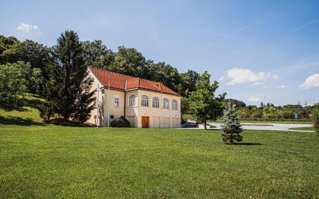 Villa Istenic