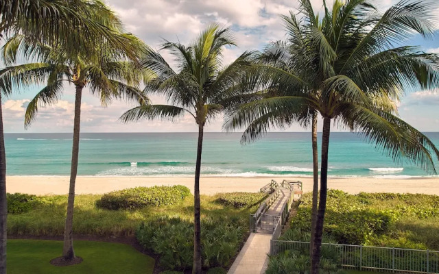 The Boca Raton, Bungalows