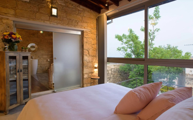 Serenity Boutique House