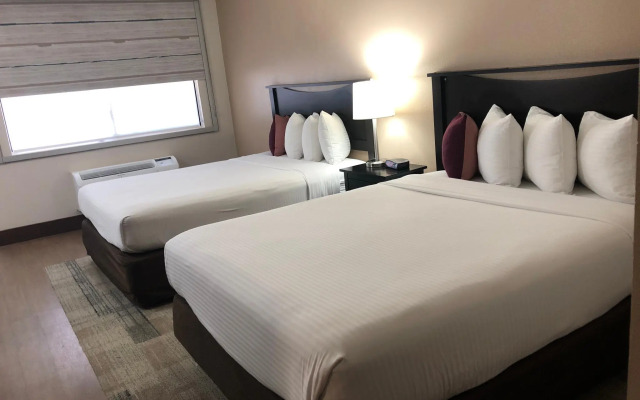 Stanford Inn & Suites Anaheim