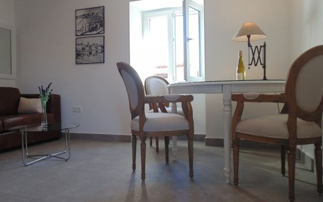 Downtown Luxury Suites