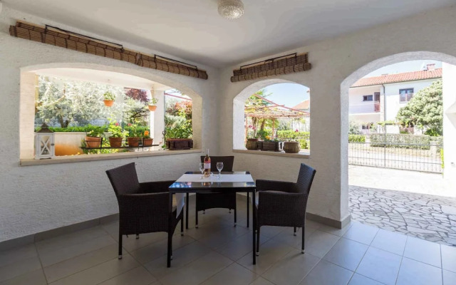 Ferienwohnung mit Wlan und Schöner Terrasse