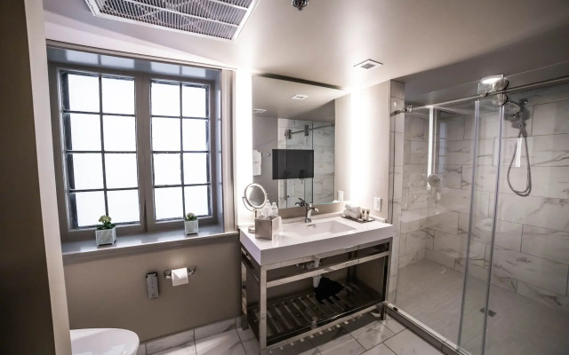 Seven Gables, St. Louis West, a Tribute Portfolio Hotel