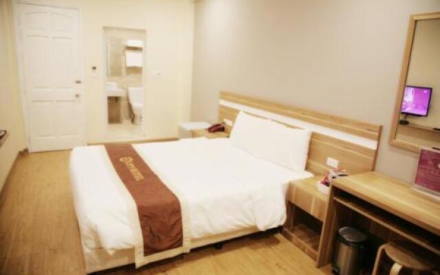 City Hotel