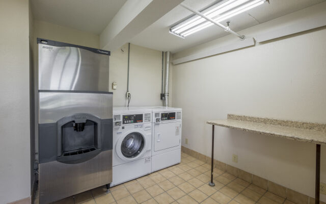 Red Roof Inn Cincinnati - Sharonville