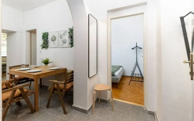Designer Apartments - Near Danube