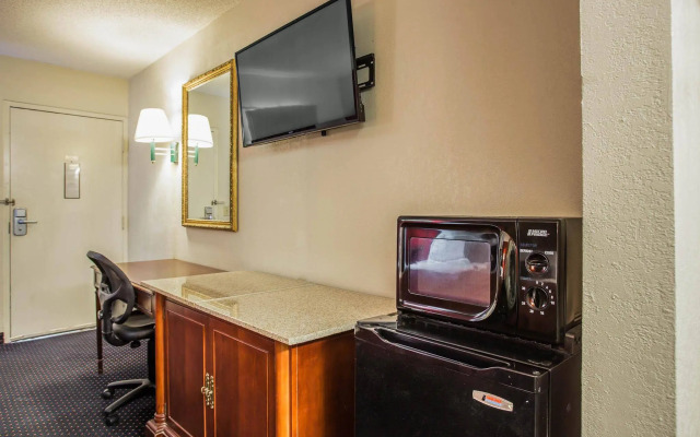 Econo Lodge Fort Jackson