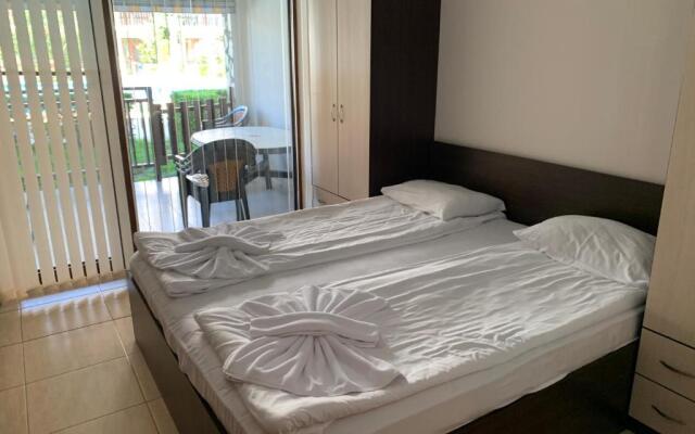 ARENA Aparthotel