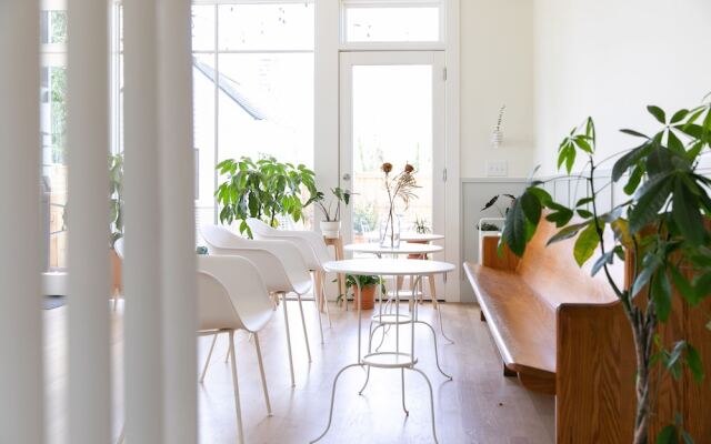 Guest House Raleigh - Adults Only