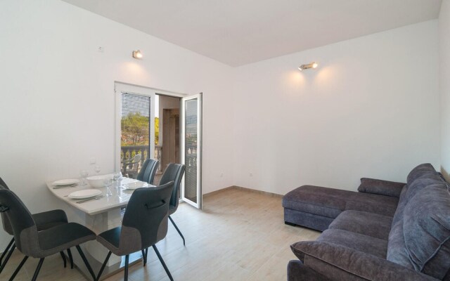 Awesome Apartment in Supetar-splitska With 1 Bedrooms and Wifi