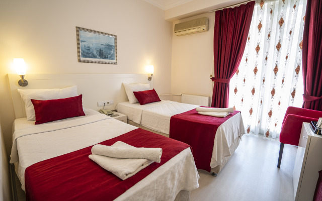 Ayapam Hotel