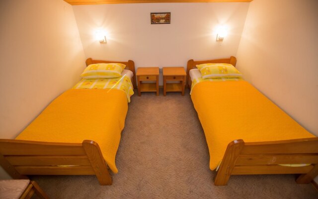 Apartments Lončar