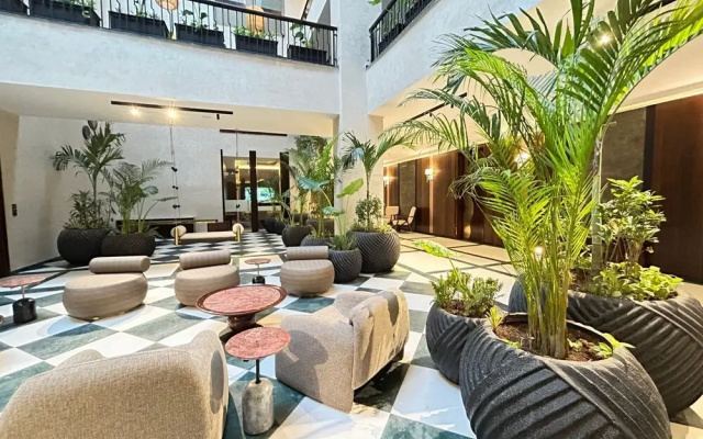Omaya Suites