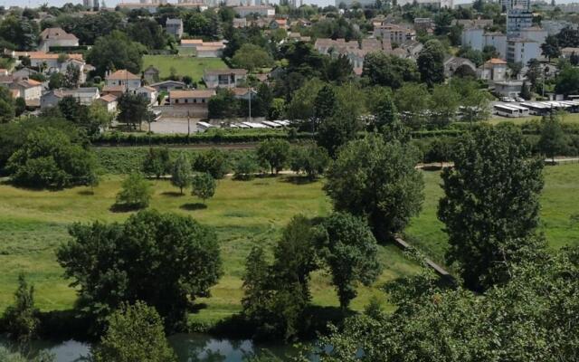 Appartement Meuble Proche du Futuroscope