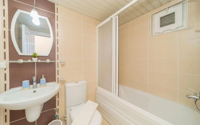 Riverside Flat Close to Beach