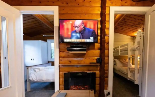 Mountain View 2 Bed Log Cabin