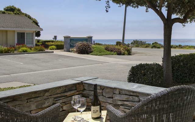 Fireside Inn on Moonstone Beach