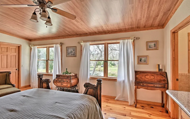 40-acre Farm w/ Animals & Fishing in Sebring!