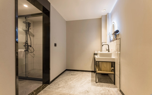 GreenTree Inn Express Hotel (Baoding Mancheng District Government Branch)