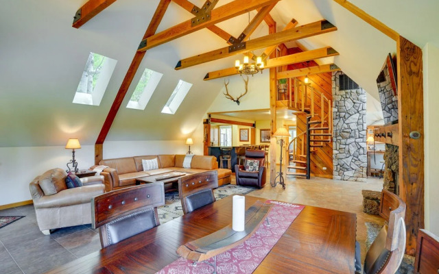 Waterfront Home w/ Hot Tub & Fire Pit in Sunriver!