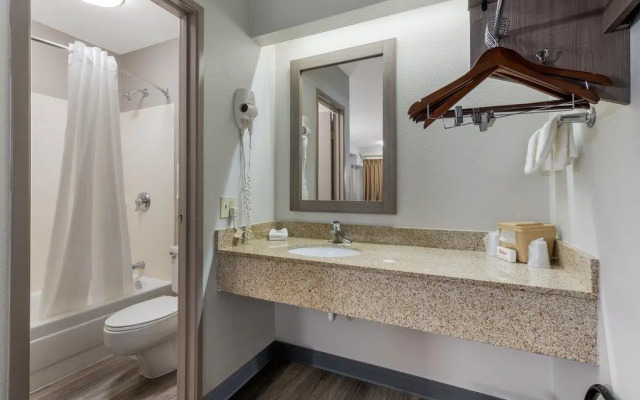 Red Roof Inn Hickory