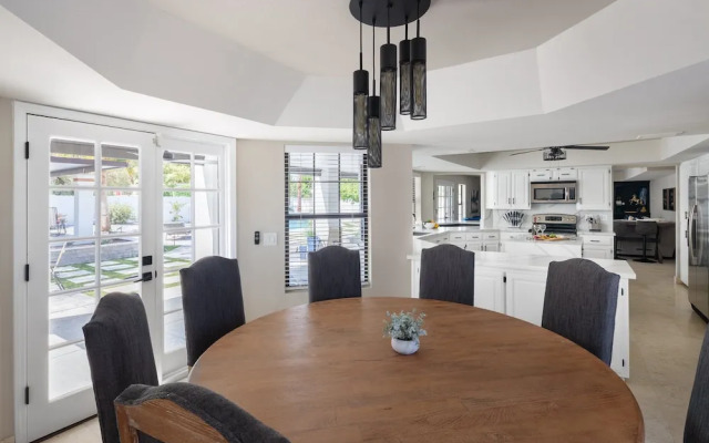 Luxe-paradise Palace-pool-spa-guest House & More!