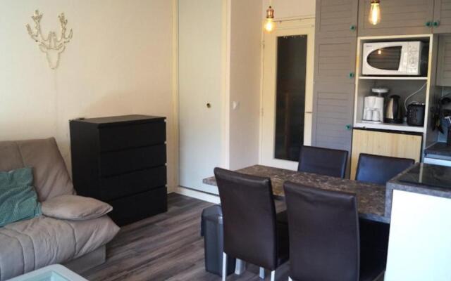 Appartement Enchastrayes, 1 pièce, 4 personnes - FR-1-165A-22