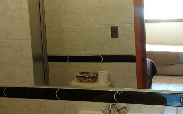 Travel International Hostal - Cafe