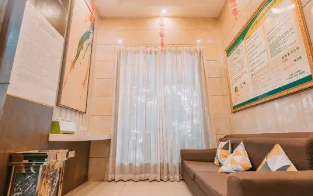 Orange Hotel