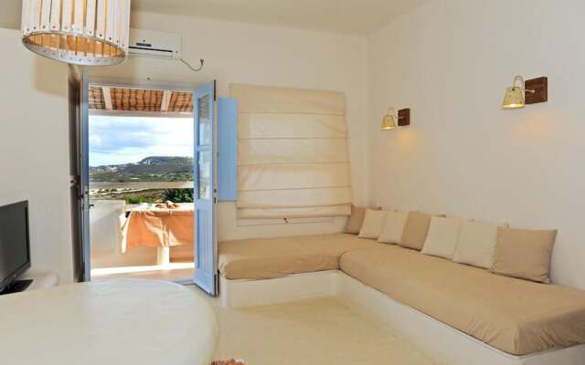 Sarakiniko View Studios