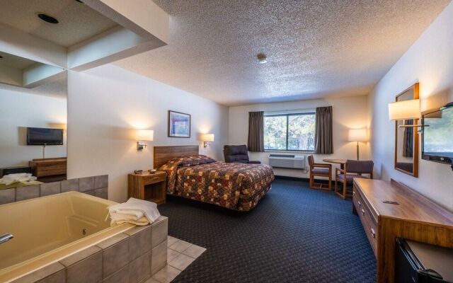 Boulder Junction Motor Lodge