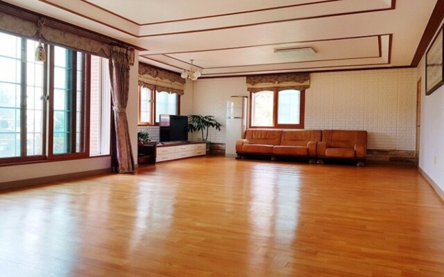 Ganghwa Nature Farm Pension