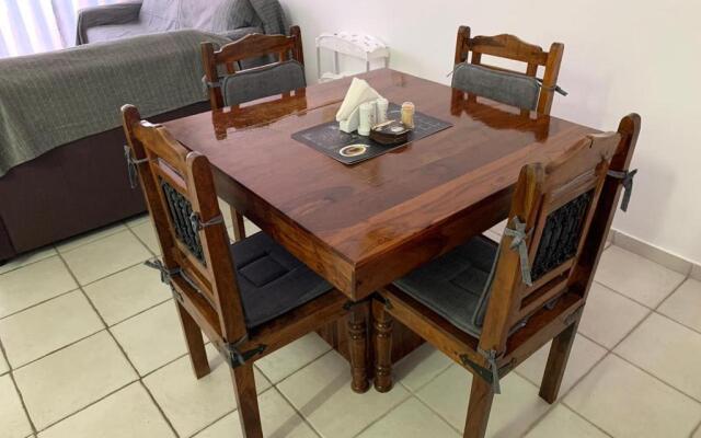 Comfortable 2 bedroom apartment in popular Limnaria Gardens