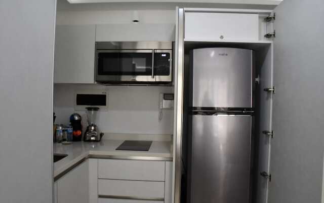Luxury Apartment on 5th Av -One Paralia