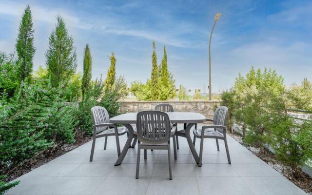 Mythicals Ground floor with garden 2 bed apartment