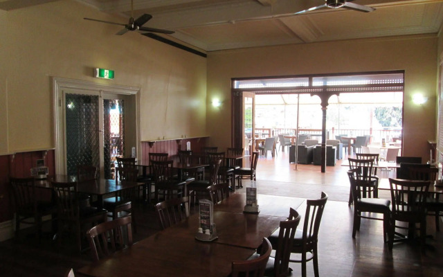 Maclean Hotel
