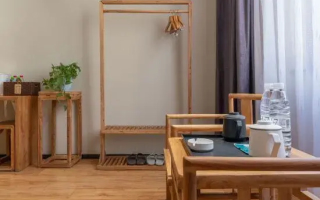 Xinmi Weiyan Hotel (Dennis Branch)