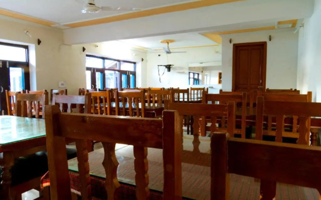 Hotel Luxury Inn