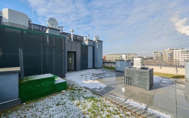 Stylish & Spacious Apartment by Renters