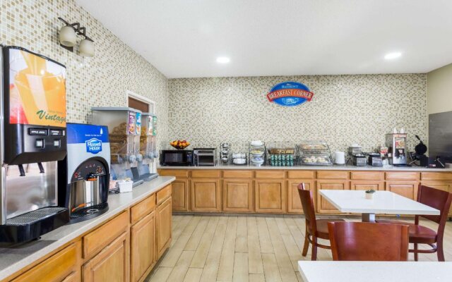 Baymont by Wyndham Savannah/Garden City