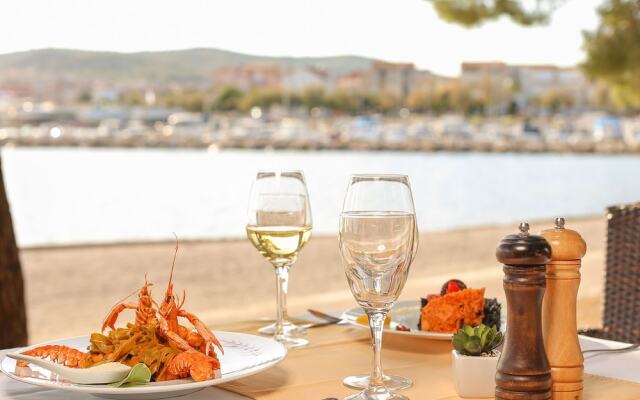 Tidy Apartment with Ac, Just 12 Km. From Sibenik