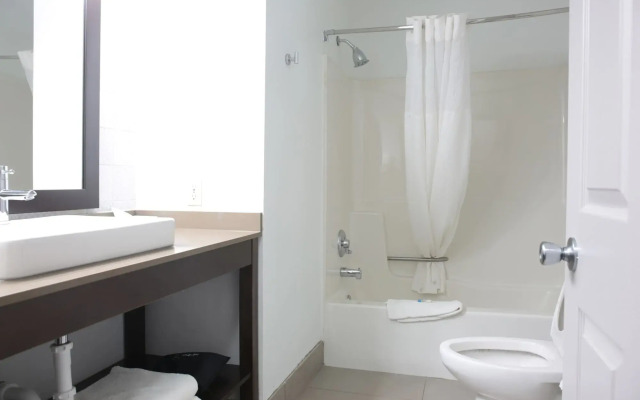 Country Inn & Suites by Radisson, Sparta, WI