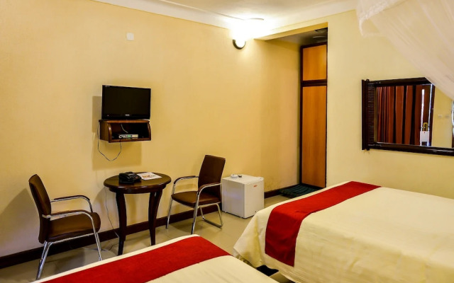 Cari Hotel